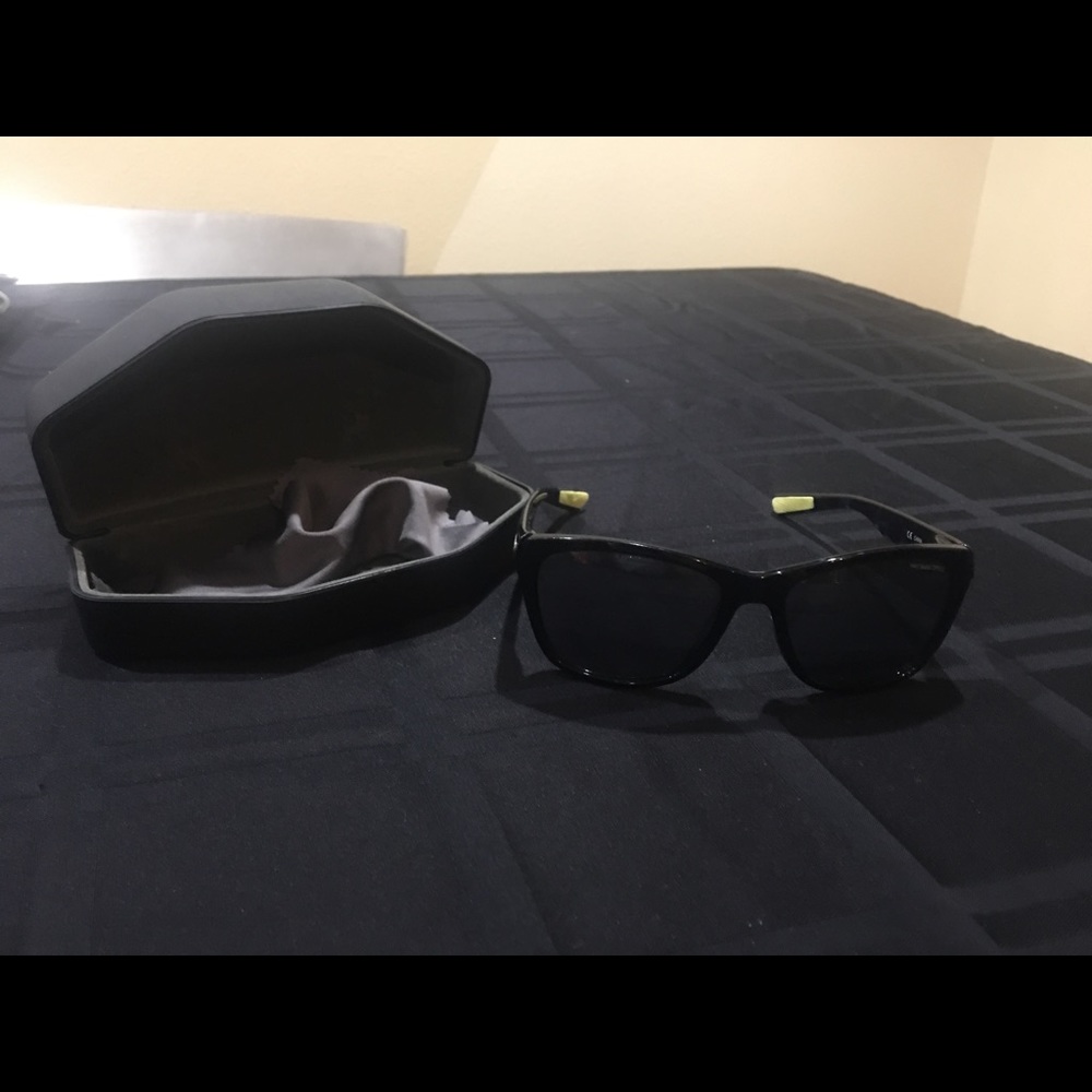 Nike Sunglasses includes Case